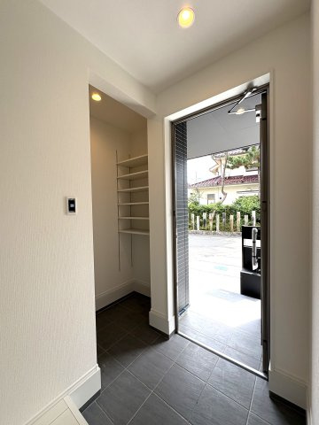 Our Place in Tsujido. 辻堂で、家族の時間を育てる。の玄関