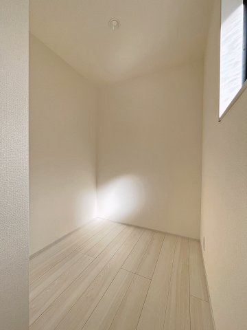 新築戸建・新築建売　福島市大森第10　大森小・信夫中の収納|リビングの後ろにはストレージルームが付いており日用品などの保管に◎