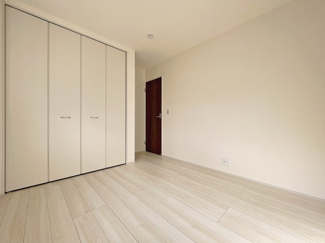 新築戸建・新築建売　福島市大森第10　大森小・信夫中の洋室|全居室収納完備！収納が多いとお部屋もスッキリ！お荷物が多くても安心です！