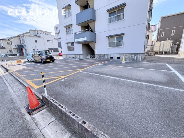 百石マンション　１号館　　刈谷市近郊の賃貸ならクラスホーム刈谷店の駐車場|同物件の別部屋になります。