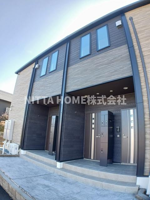 丹波篠山市風深のアパートのエントランス|２０２５年に完成築浅物件です◆