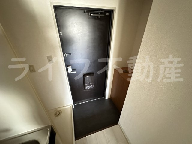 グランデージ新深江の玄関|明るい玄関です