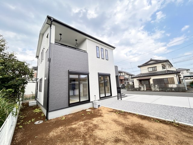 【LiveleGarden】宇都宮雀の宮 第7 全1棟の外観|〇1号棟〇
キャッチボールやＢＢＱなど、ご家族の時間も充実できるゆとりあるお庭付き♪
※2026年7月撮影