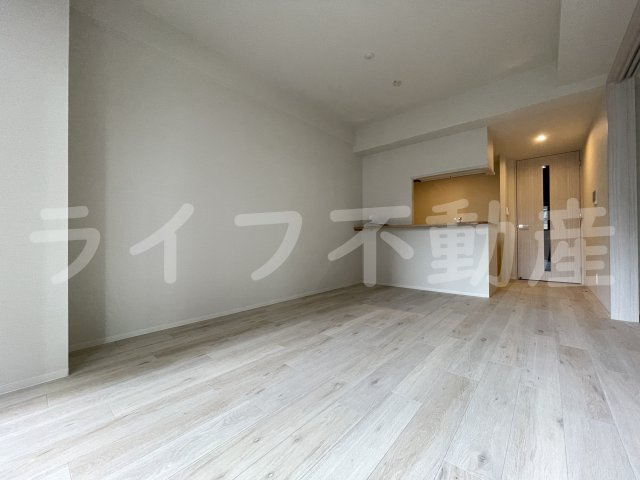 Avenir新深江の居間・リビング|こちらのリビングで趣味の時間をお楽しみください