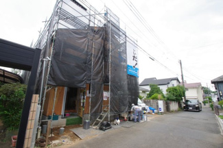 【外観】 | 【仲介手数料無料！！】小金井市前原町1丁目　新築戸建て（全2棟）A号棟　6190万円 | 令和８年７月３０日撮影　建築中