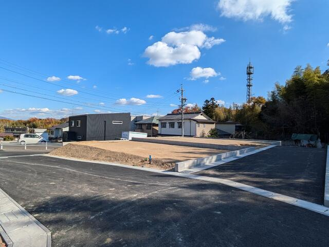 【トーヨーホーム売主/建築条件付売土地】東郷春木下鏡田　J区画の前面道路含む現地写真|Ｊ区画 現地を含む前面道路