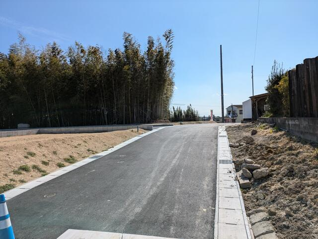 【トーヨーホーム売主/建築条件付売土地】東郷春木下鏡田　J区画の前面道路含む現地写真|Ｊ区画 現地を含む前面道路