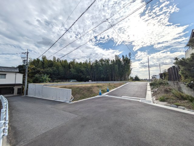 【トーヨーホーム売主/建築条件付売土地】東郷春木下鏡田　J区画の前面道路含む現地写真