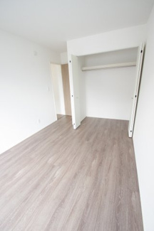 【寝室】 | 【仲介手数料無料！！】府中市新町2丁目　新築戸建て（全3棟）3号棟　5380万円 | 6.5帖収納