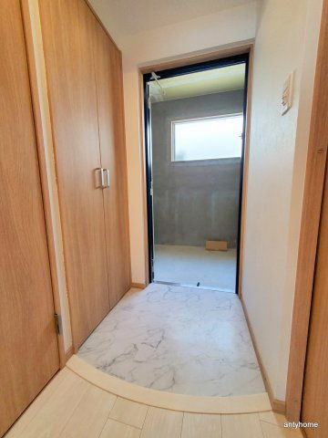 マリンズ弁天町 仲介手数料無料の玄関