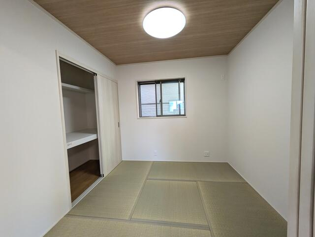 【トーヨーホーム売主/建売】瀬戸市坂上町ⅢＡ分譲の居間・リビング|リビング隣接 ４．５帖畳敷き