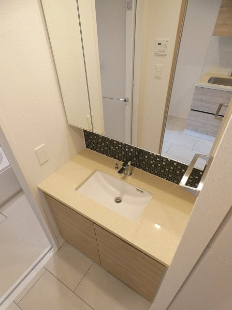 ＴＨＥ　ＣＬＡＳＳ　ＭＩＮＡＭＩＡＺＡＢＵの独立洗面台