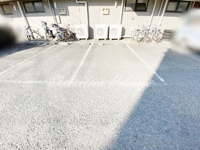 大和市大和南２丁目の賃貸マンションの駐車場