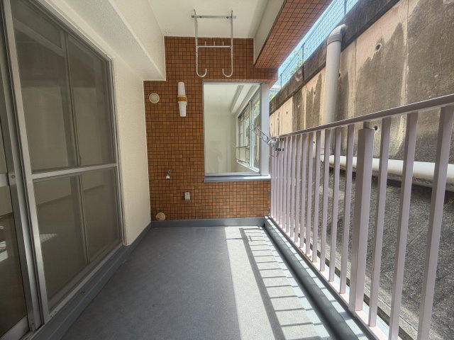 ロイヤルコーポ朝霧のバルコニー