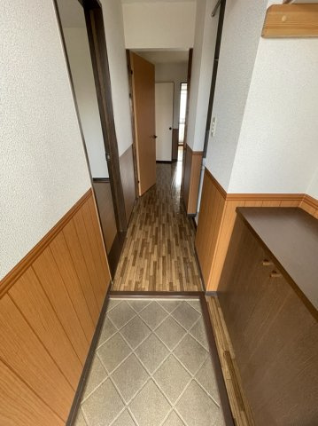 ロイヤルガーデンの玄関