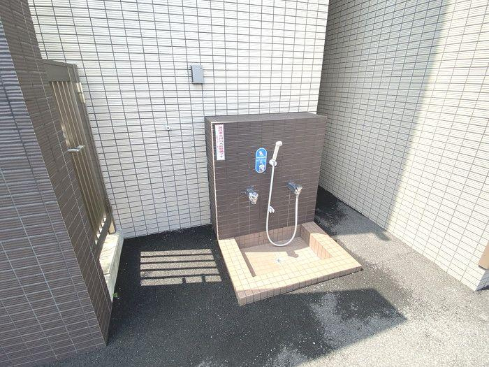ペット可マンションです♪お散歩の後も足洗い場があるので、より快適に一緒に過ごすことができます♪