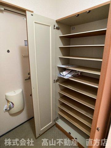中間市中尾１丁目のアパートの収納
