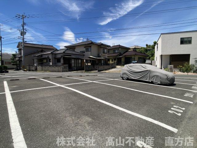 中間市中尾１丁目のアパートの駐車場