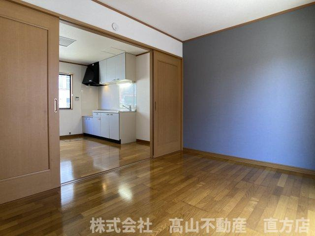 中間市中尾１丁目のアパートの洋室
