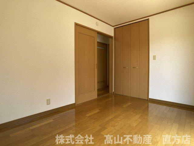 中間市中尾１丁目のアパートの寝室