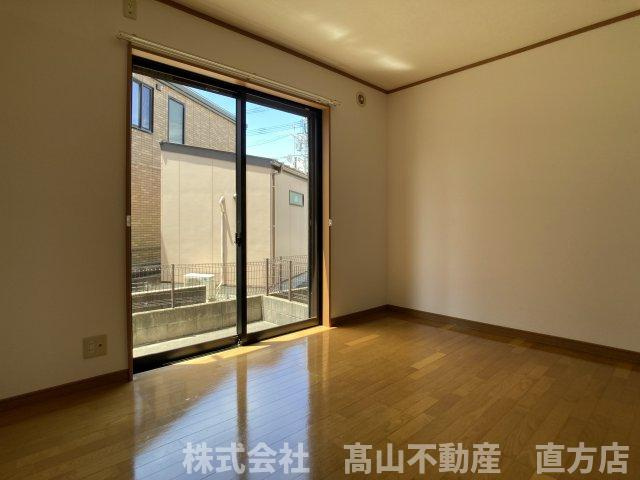 中間市中尾１丁目のアパートの寝室