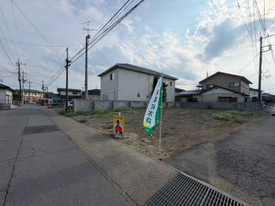 【前面道路含む現地写真】 | 【石橋第１期　現地外観】
※令和８年８月時点