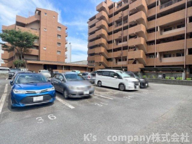 茅ヶ崎市本村5丁目　茅ヶ崎グランドハイツB棟の駐車場|駐車スペース◇