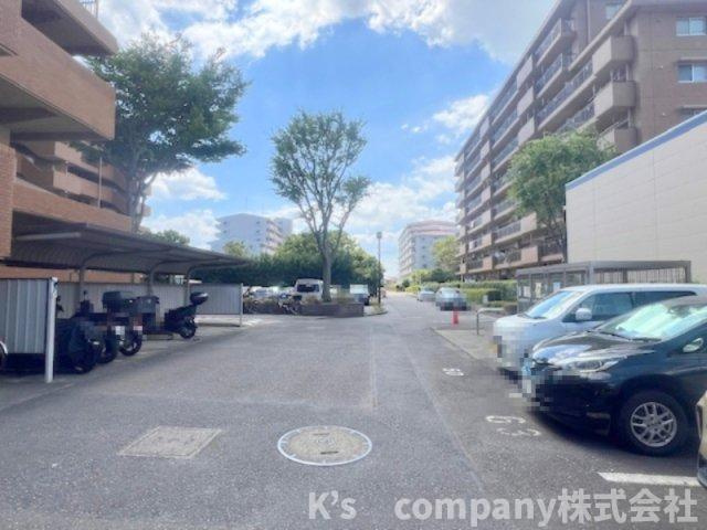 茅ヶ崎市本村5丁目　茅ヶ崎グランドハイツB棟の駐車場|駐車スペース◇