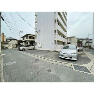 パティオス大橋の駐車場