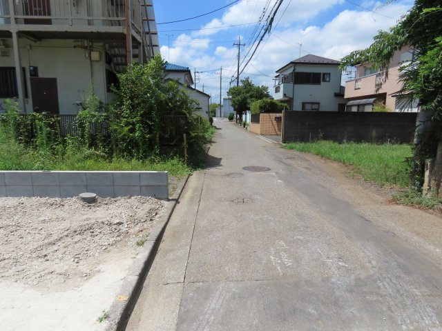 川越市笠幡新築戸建の前面道路含む現地写真