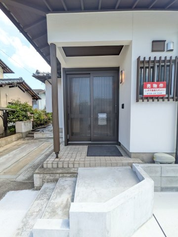 筑紫野市大字原の中古一戸建の玄関