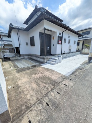 筑紫野市大字原の中古一戸建の駐車場