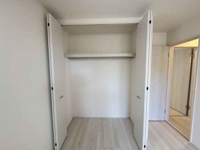 南城市玉城前川（全2棟）1号棟の収納|1号棟　洋室5.2帖＋CL付き♪
