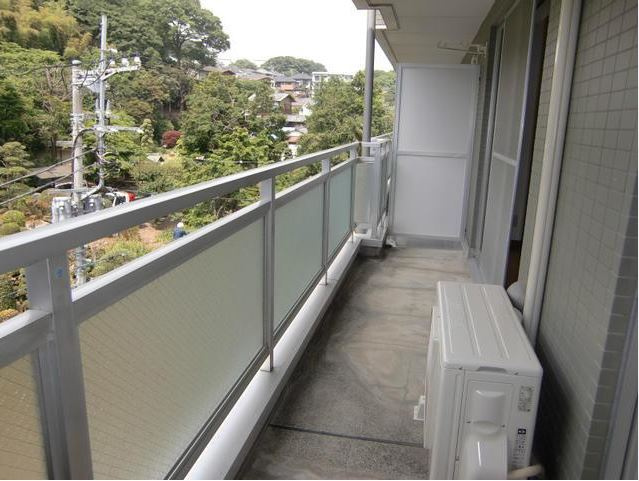 フラット日吉コートA棟のバルコニー|他のお部屋の参考写真となります。
