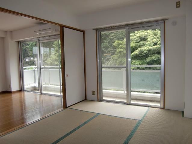 フラット日吉コートA棟の和室|他のお部屋の参考写真となります。