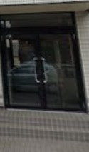 東栄王子ハイツのエントランス