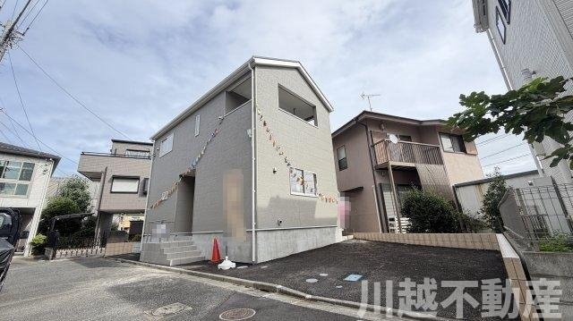 小屋裏収納付きで収納豊富