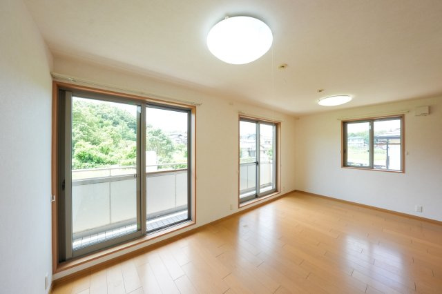 中古住宅　半田市四方木町の洋室