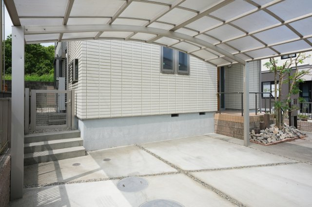 中古住宅　半田市四方木町の駐車場
