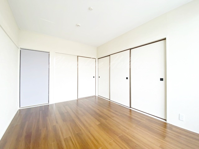 藤沢市本鵠沼１丁目のアパートの寝室