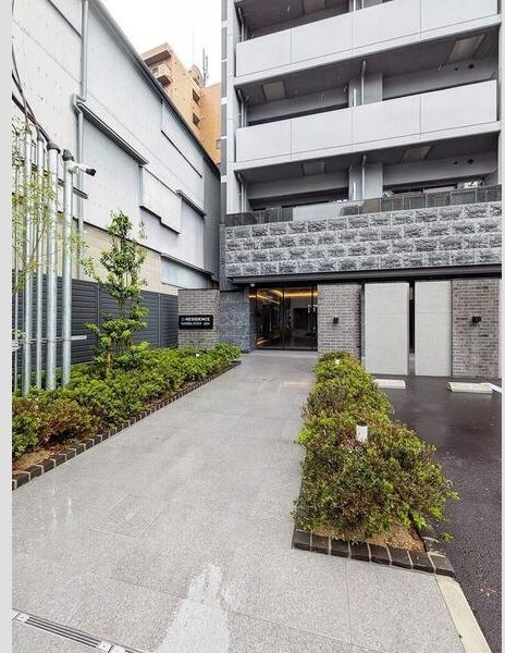 大阪市浪速区塩草３丁目の賃貸マンションの庭