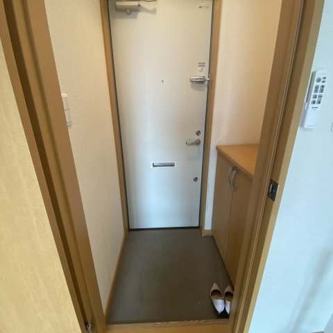 コーポカトレアの玄関