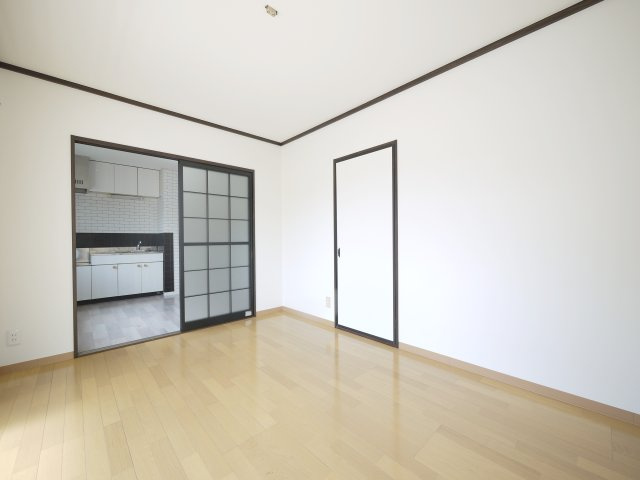 ローゼンハイムＢ棟の居間・リビング|※写真は別の部屋のものです。