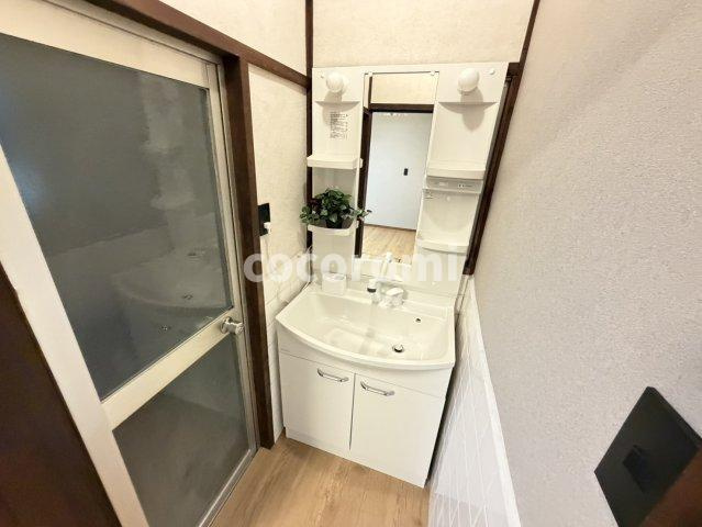 枚方市長尾西町貸家の洗面所