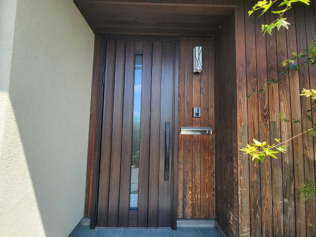 梓川倭売中古住宅の玄関