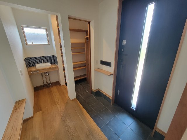 梓川倭売中古住宅の玄関