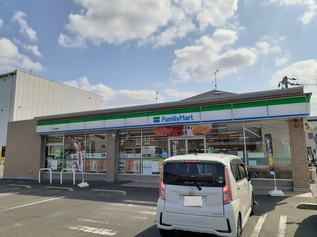 クレシアの周辺|ファミリーマート岡山御南店まで350m