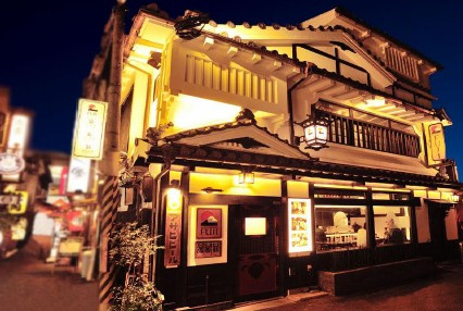 曽根崎角地店舗の外観