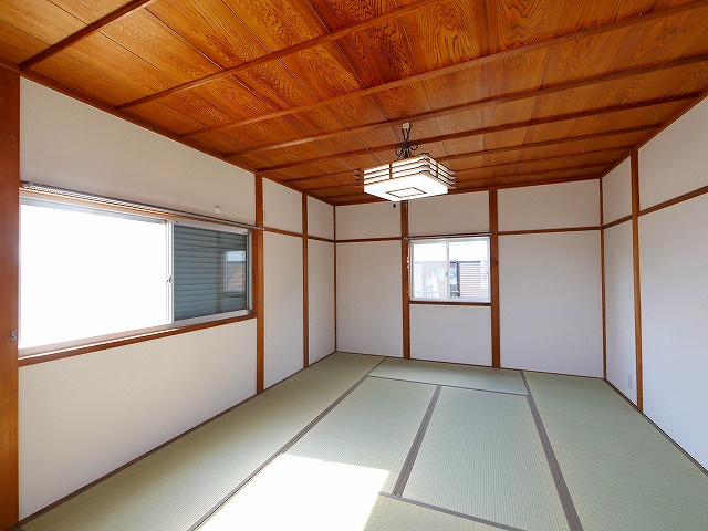 西木辻町貸家の和室|和室があれば、来客や子供用のスペースとして活躍します