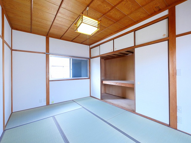 西木辻町貸家の和室|和室があれば、来客や子供用のスペースとして活躍します